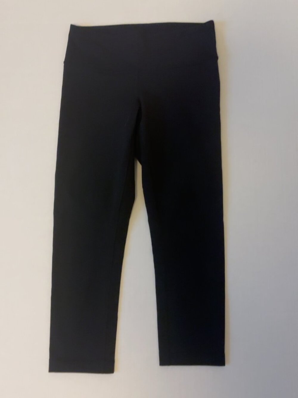 Lululemon Black Crop Capri Leggings Women’s Size 4